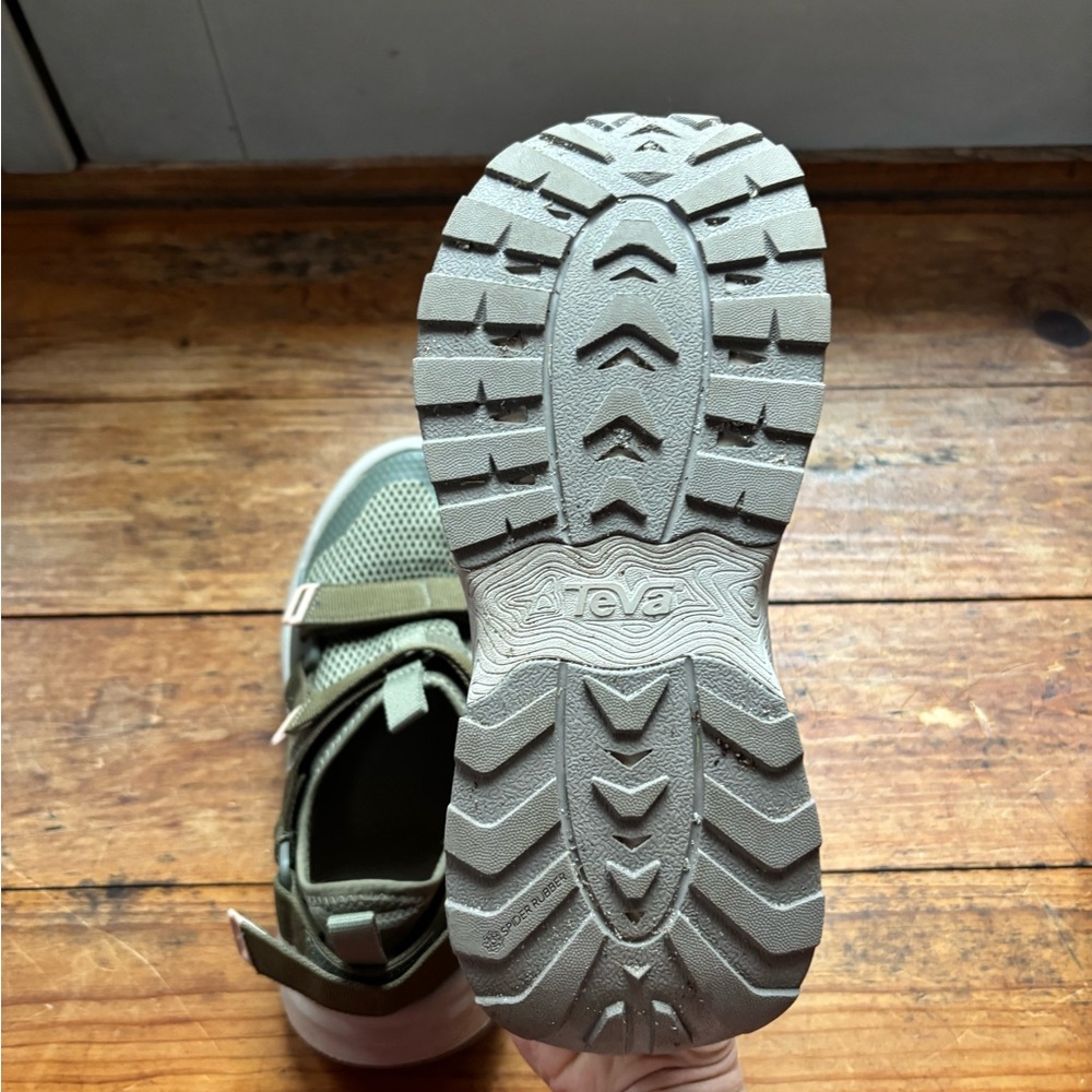 TEVA OUTFLOW Universal Water Shoes - Picture 5 of 6